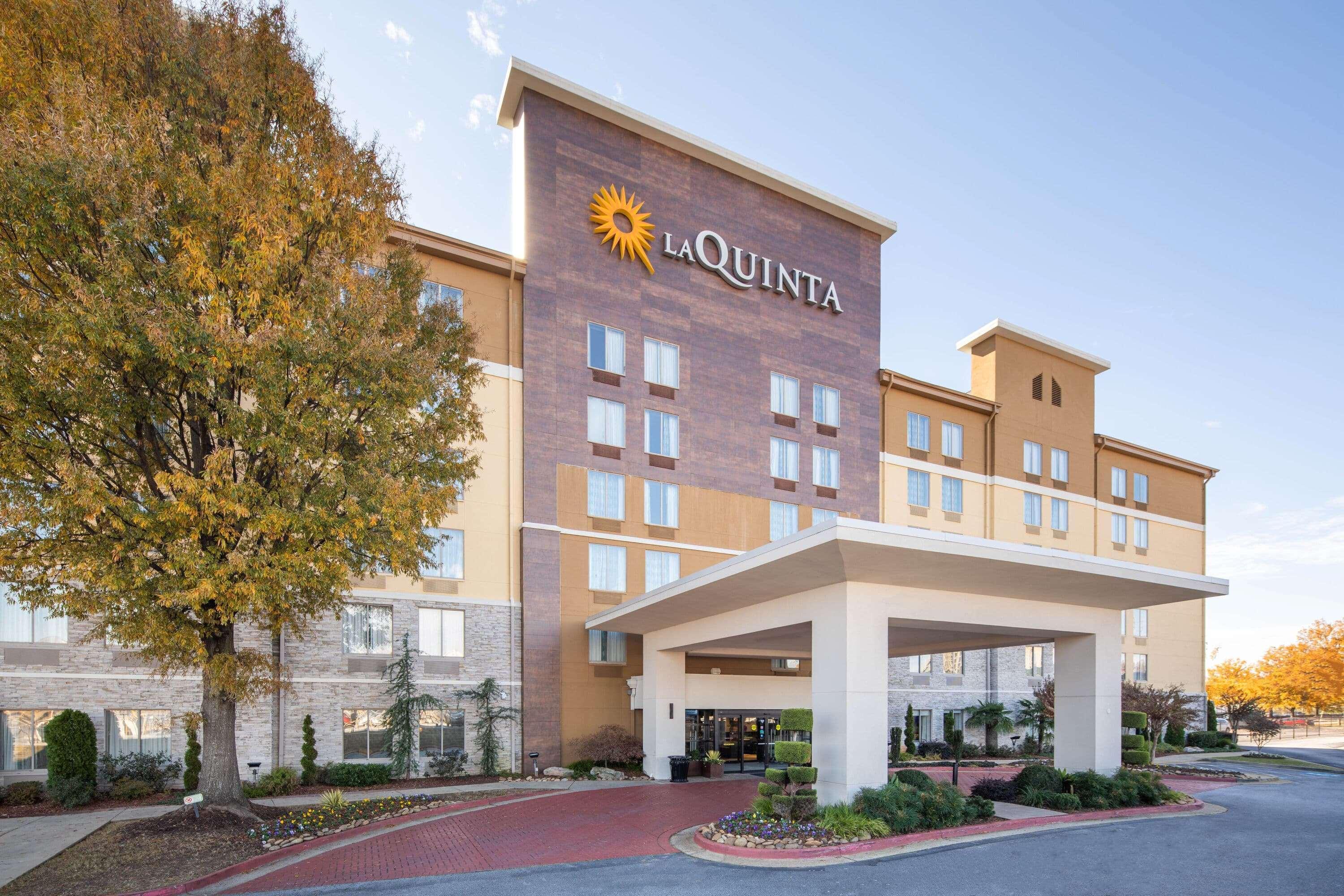 La Quinta By Wyndham Atlanta Airport North Hotel Exterior photo