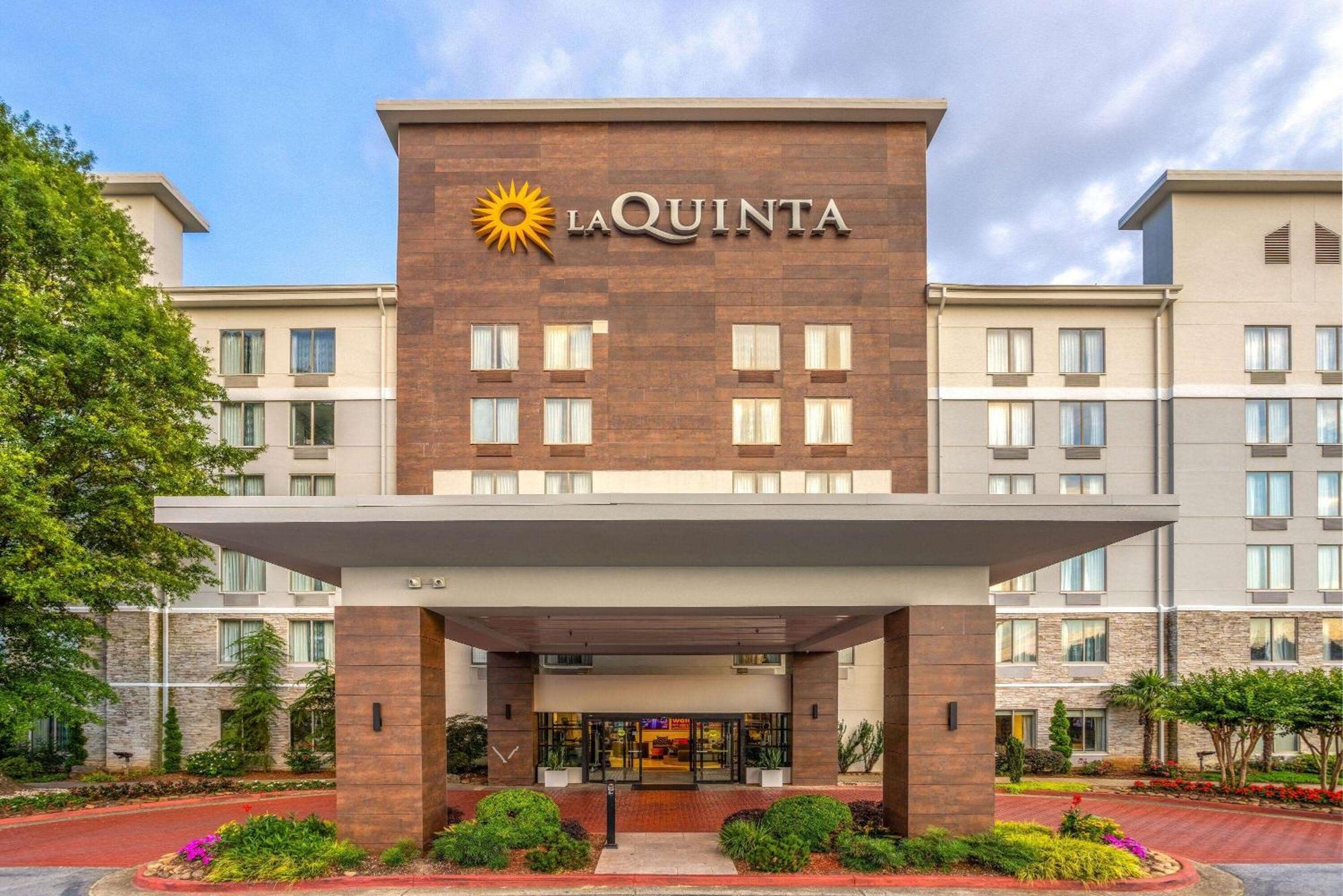 La Quinta By Wyndham Atlanta Airport North Hotel Exterior photo