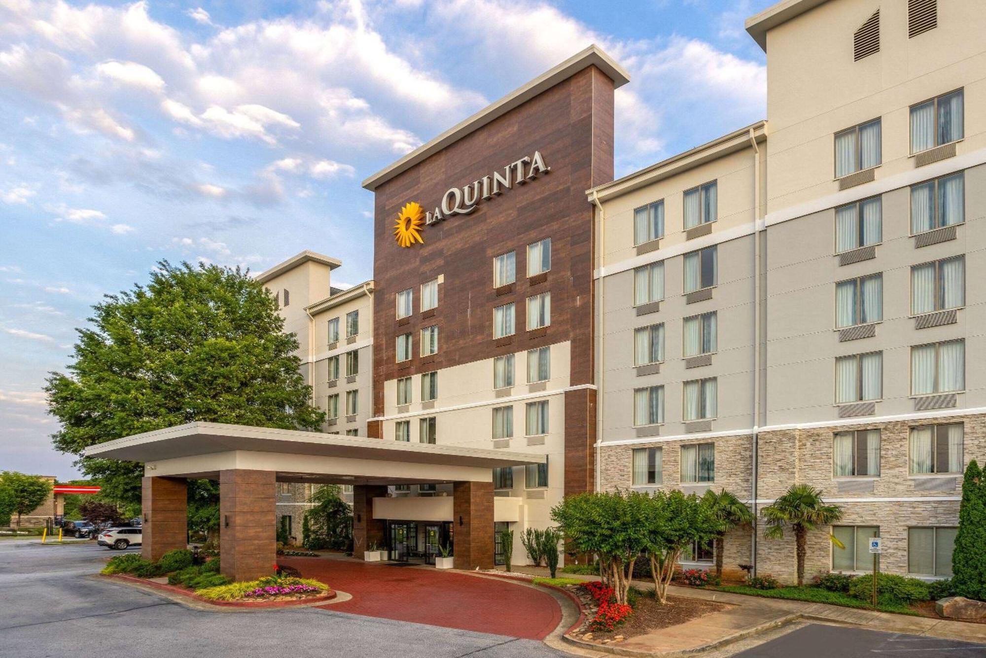 La Quinta By Wyndham Atlanta Airport North Hotel Exterior photo